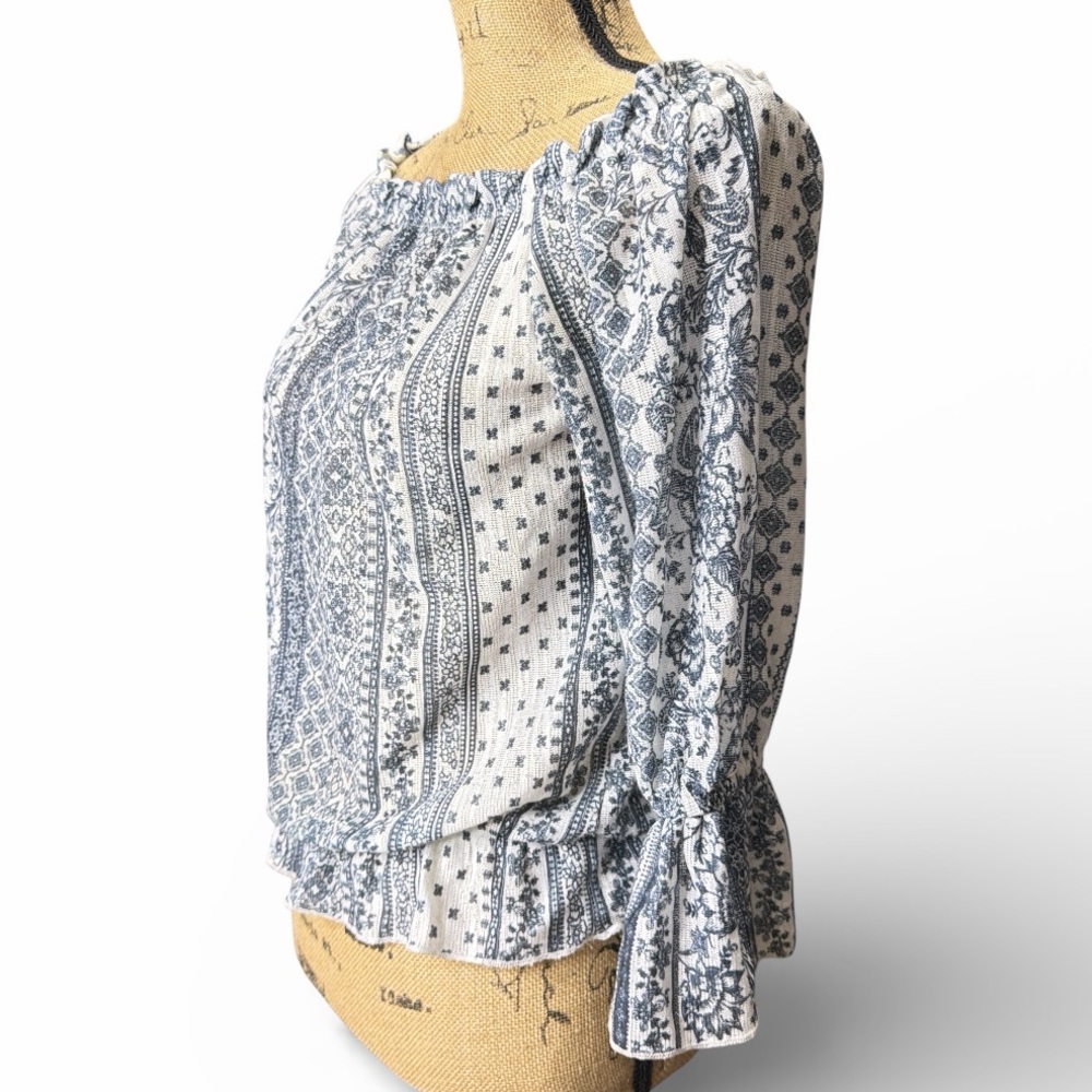 Haute Project Elegant Blue and White Women's Top. EC. Size medium - Picture 4 of 6